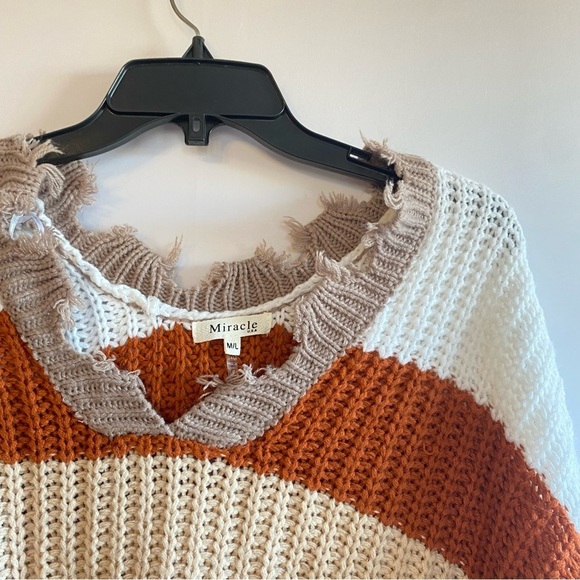 Miracle Cream and Orange V-Neck Sweater - Picture 4 of 5